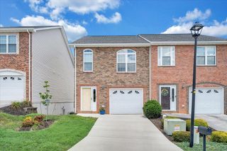 879 Walhalla CT, Roanoke, VA 24019