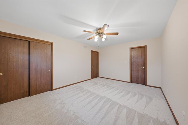 10S221 Suffield Drive, Downers Grove, IL 60516
