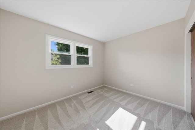 10S221 Suffield Drive, Downers Grove, IL 60516
