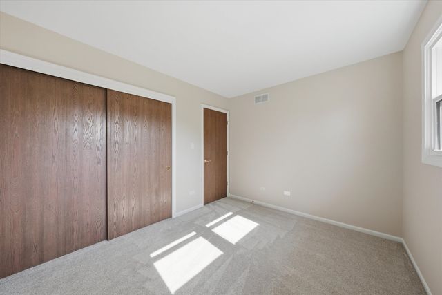10S221 Suffield Drive, Downers Grove, IL 60516