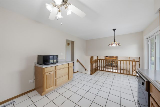 10S221 Suffield Drive, Downers Grove, IL 60516