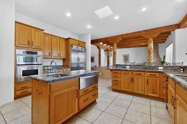 9705 Coneflower Drive NW, Albuquerque, NM 87114