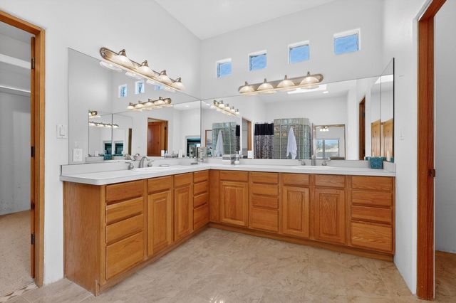 9705 Coneflower Drive NW, Albuquerque, NM 87114