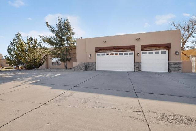 9705 Coneflower Drive NW, Albuquerque, NM 87114