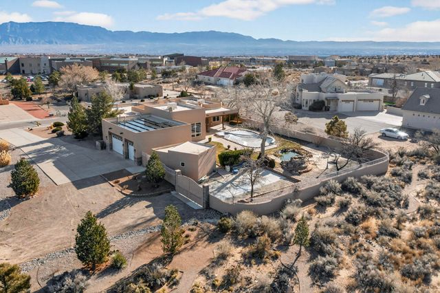 9705 Coneflower Drive NW, Albuquerque, NM 87114