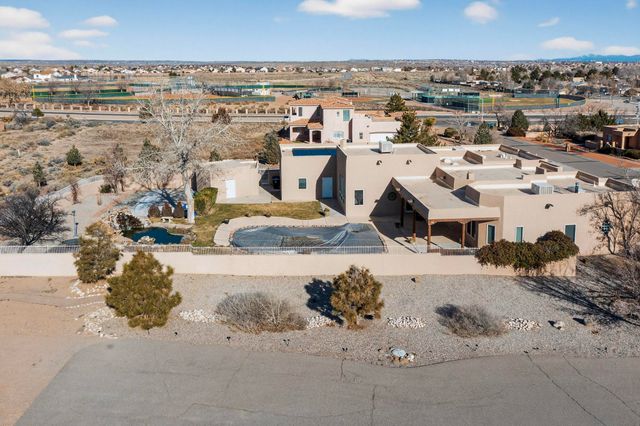 9705 Coneflower Drive NW, Albuquerque, NM 87114