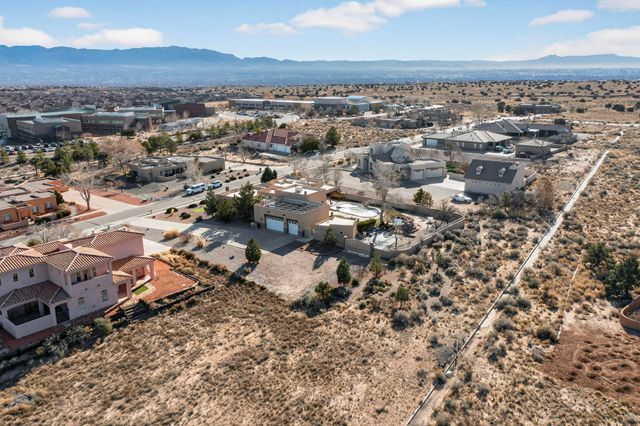 9705 Coneflower Drive NW, Albuquerque, NM 87114