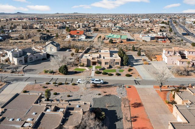 9705 Coneflower Drive NW, Albuquerque, NM 87114