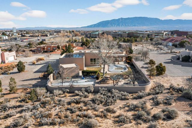 9705 Coneflower Drive NW, Albuquerque, NM 87114