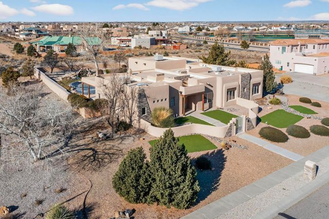 9705 Coneflower Drive NW, Albuquerque, NM 87114