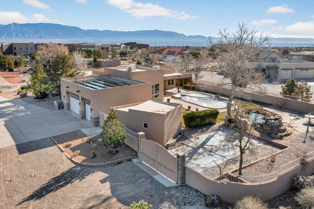 9705 Coneflower Drive NW, Albuquerque, NM 87114