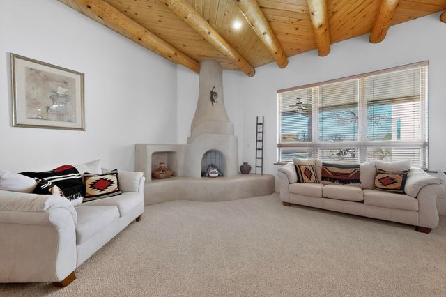 9705 Coneflower Drive NW, Albuquerque, NM 87114