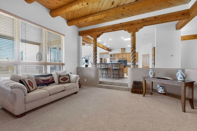 9705 Coneflower Drive NW, Albuquerque, NM 87114