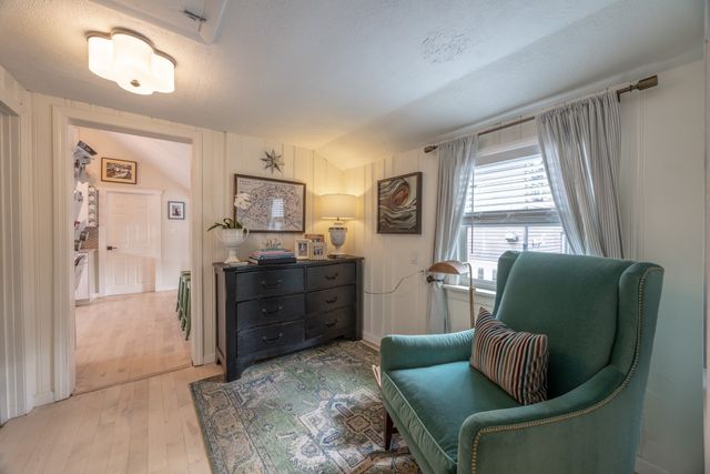 13 Lincoln St, Wareham, MA 02571