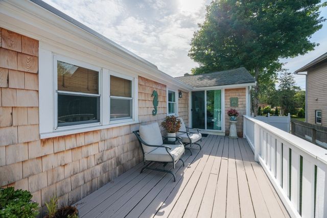 13 Lincoln St, Wareham, MA 02571