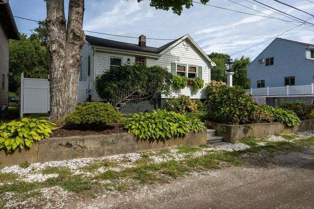 13 Lincoln St, Wareham, MA 02571