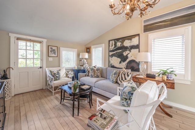 13 Lincoln St, Wareham, MA 02571