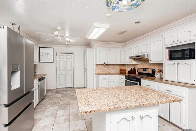 58942 Postell Ave, Plaquemine, LA 70764