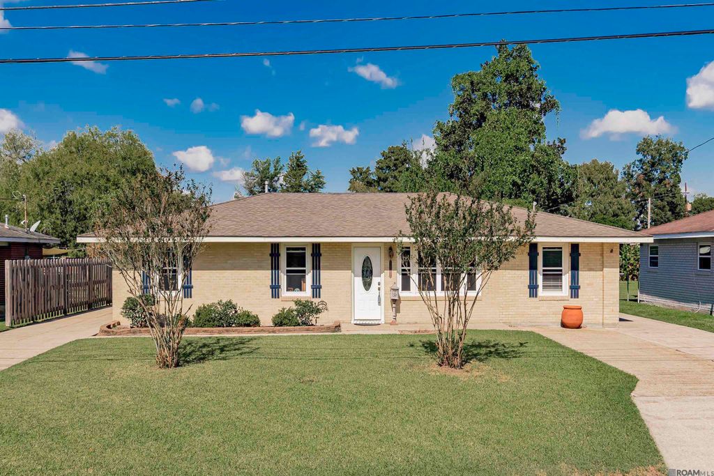 58942 Postell Ave, Plaquemine, LA 70764