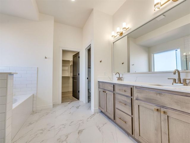 16225 Whistle Creek Boulevard, Edmond, OK 73013