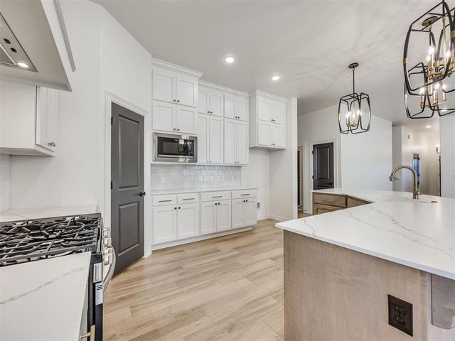 16225 Whistle Creek Boulevard, Edmond, OK 73013