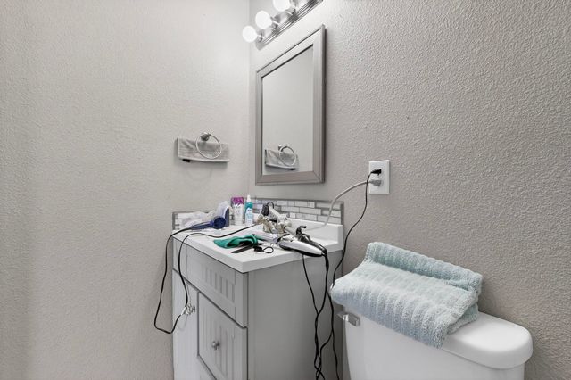 10401 Aspen Avenue NE, Albuquerque, NM 87112