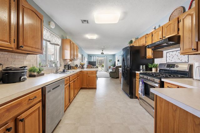 118 N Massachusetts, Winfield, KS 67156