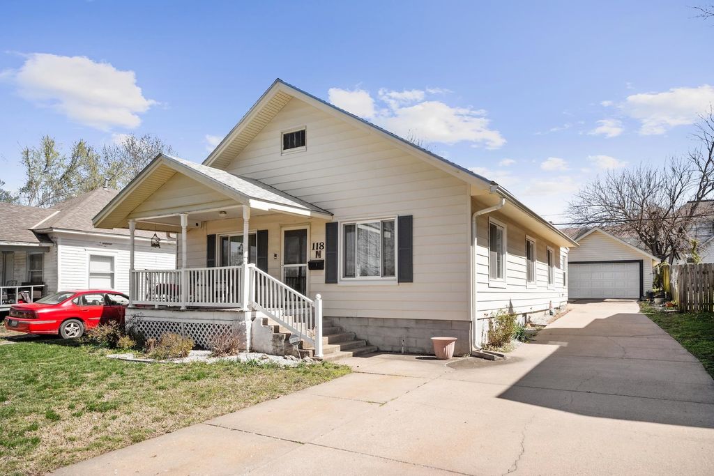 118 N Massachusetts, Winfield, KS 67156