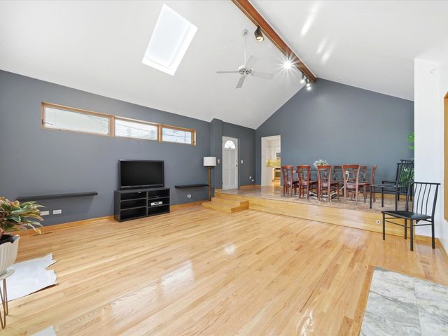 5919 N Bernard Street, Chicago, IL 60659