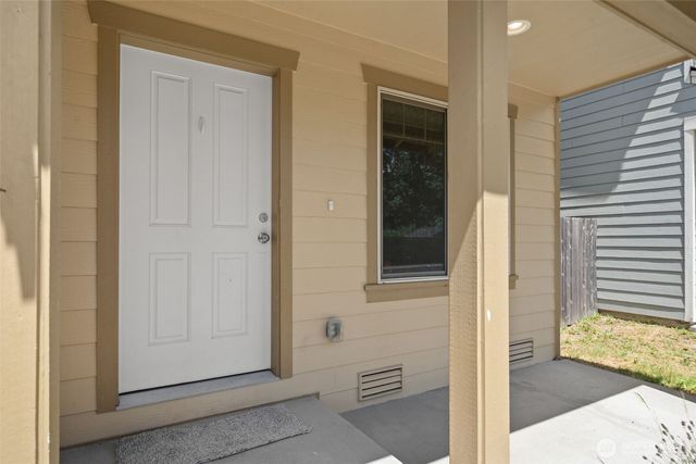 220 NE Tronson Circle, Bremerton, WA 98311