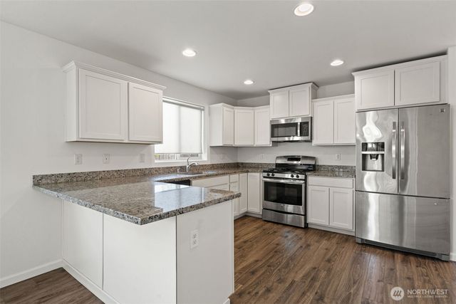 220 NE Tronson Circle, Bremerton, WA 98311