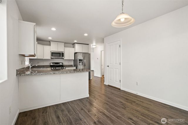 220 NE Tronson Circle, Bremerton, WA 98311
