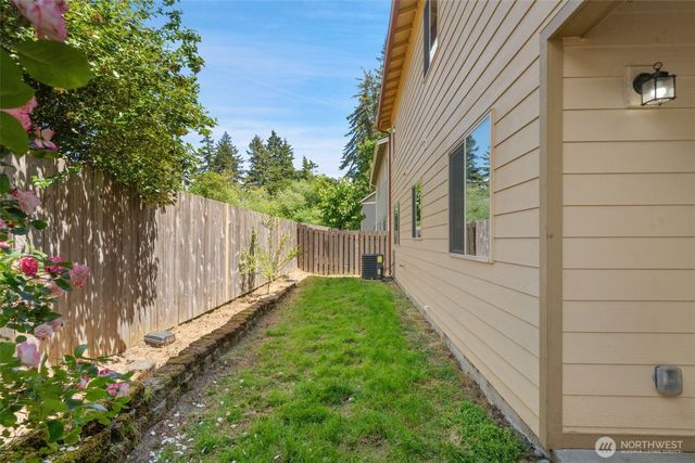 220 NE Tronson Circle, Bremerton, WA 98311