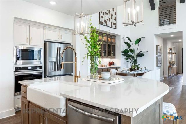 8704 Peristyle Drive, Austin, TX 78744