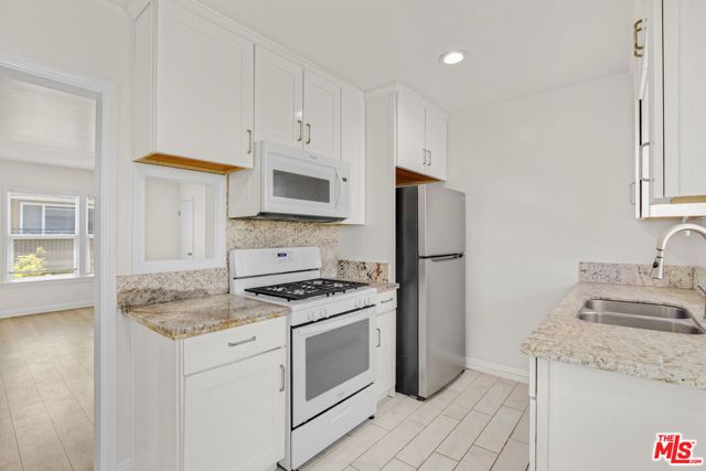 1937 17th Street, Santa Monica, CA 90404