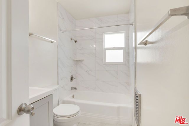 1937 17th Street, Santa Monica, CA 90404