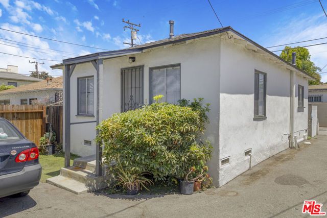 1937 17th Street, Santa Monica, CA 90404