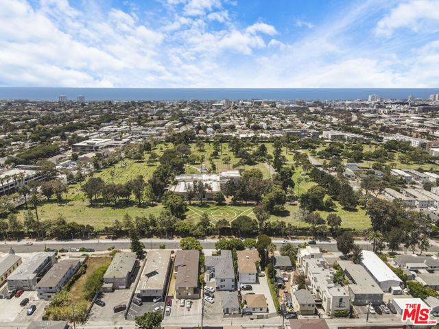 1937 17th Street, Santa Monica, CA 90404
