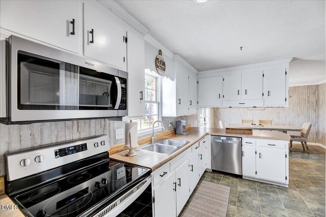 1343 NC Hwy 27 W, Benson, NC 27504