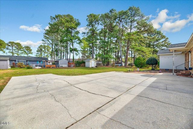 1343 NC Hwy 27 W, Benson, NC 27504