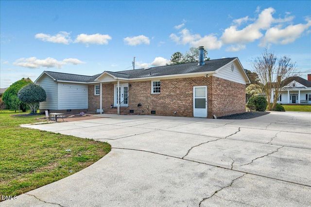 1343 NC Hwy 27 W, Benson, NC 27504