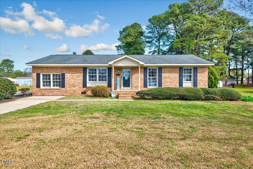 1343 NC Hwy 27 W, Benson, NC 27504