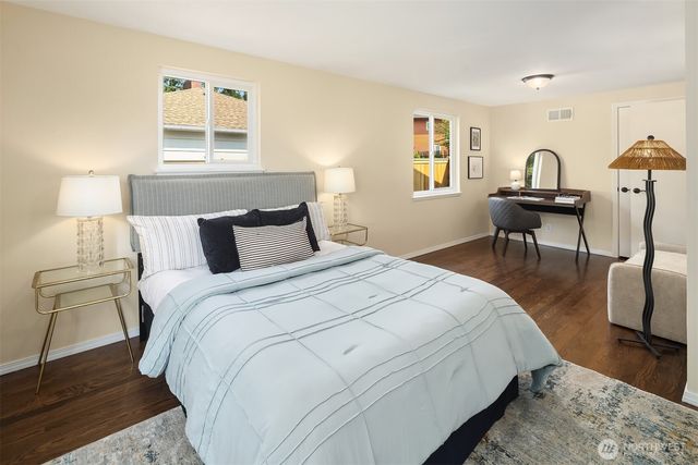 211 N 160th Street, Shoreline, WA 98133