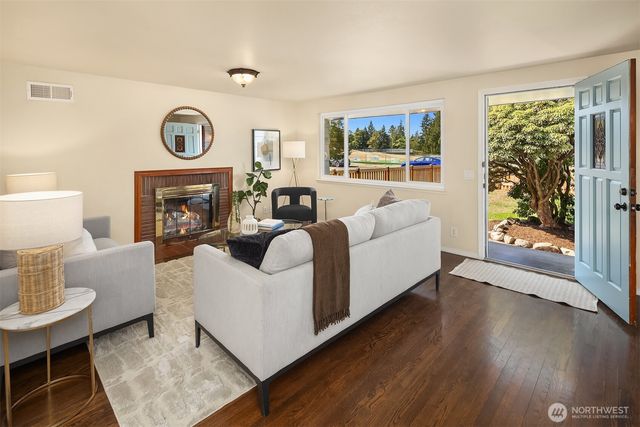 211 N 160th Street, Shoreline, WA 98133