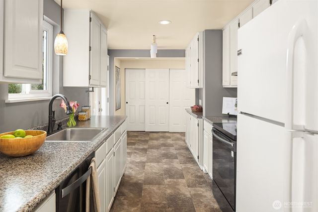 211 N 160th Street, Shoreline, WA 98133