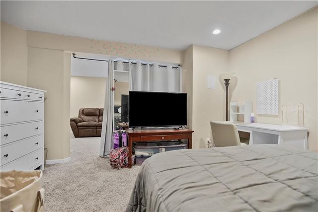 21270 W 227th Street, Spring Hill, KS 66083