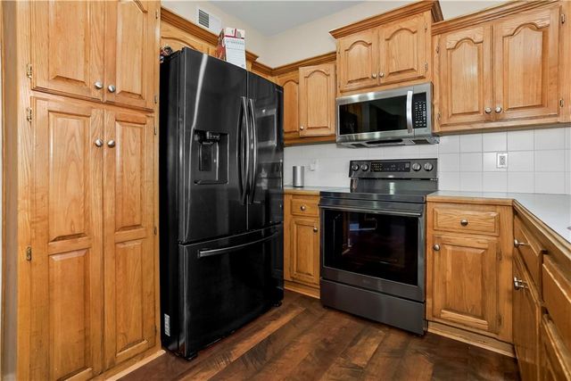 21270 W 227th Street, Spring Hill, KS 66083