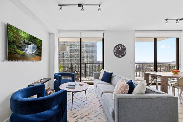 999 SW 1st Ave 2303, Miami, FL 33130