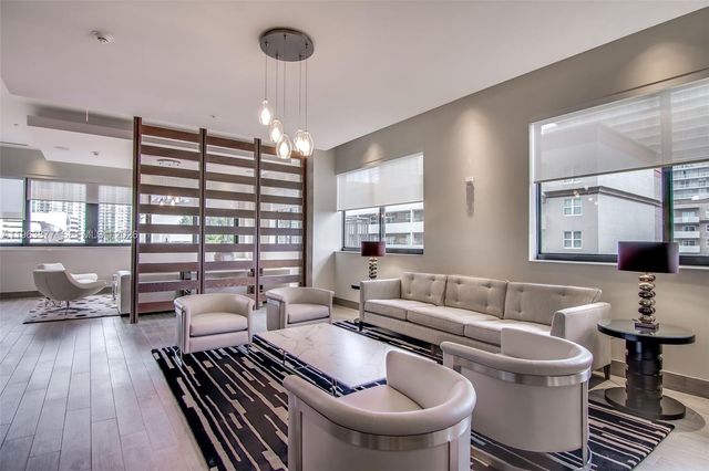 999 SW 1st Ave 2303, Miami, FL 33130