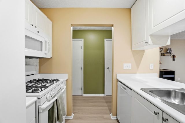 6830 Axtel Drive, 23C, Canal Winchester, OH 43110